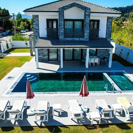 Villa-sleeps 8-parking-pool-bbq Vila Dalyan