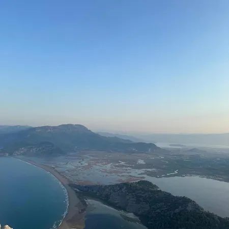 Vila Villa-sleeps 8-parking-pool-bbq *