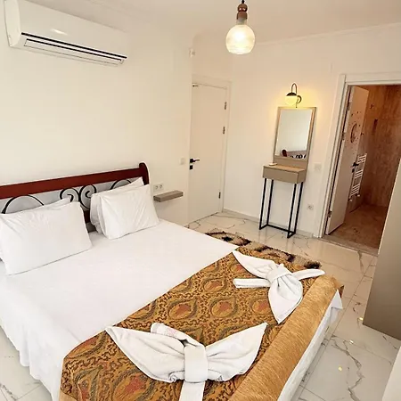 Villa-sleeps 8-parking-pool-bbq Vila