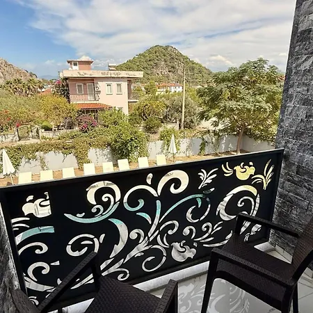 Villa Villa-sleeps 8-parking-pool-bbq *