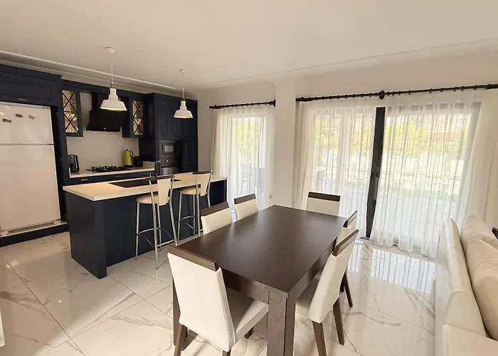 Villa-sleeps 8-parking-pool-bbq Willa Dalyan