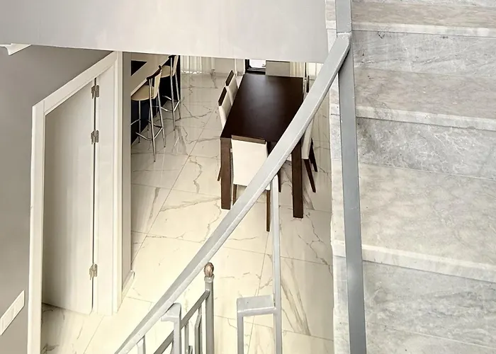 Villa-sleeps 8-parking-pool-bbq * Dalyan