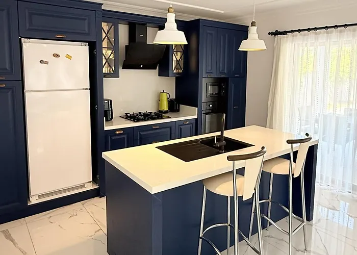 Villa-sleeps 8-parking-pool-bbq Villa Dalyan