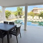 Villa-sleeps 8-parking-pool-bbq
