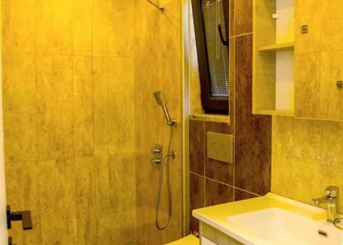 Villa-sleeps 8-parking-pool-bbq Dalyan