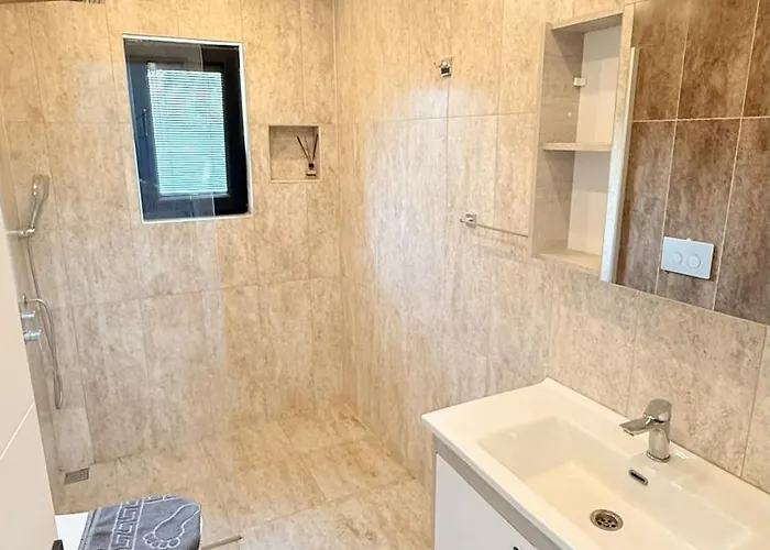 Villa-sleeps 8-parking-pool-bbq Dalyan