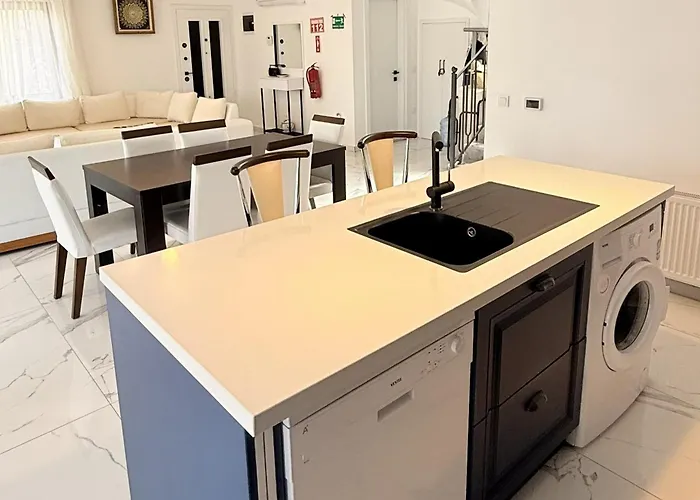 Villa Villa-sleeps 8-parking-pool-bbq Dalyan