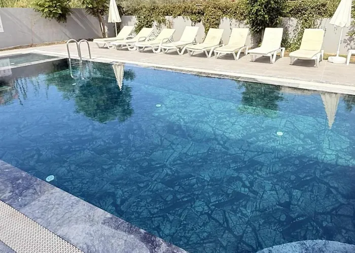 Villa-sleeps 8-parking-pool-bbq Villa Dalyan